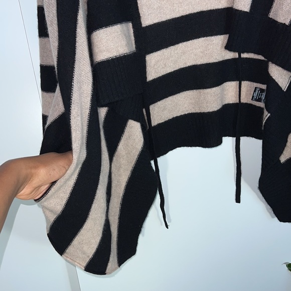 360 CASHMERE Black and Tan waterfall collar long sleeve tie front sweater - Picture 11 of 14